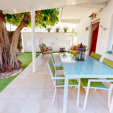 Net By Family Homes * Denia